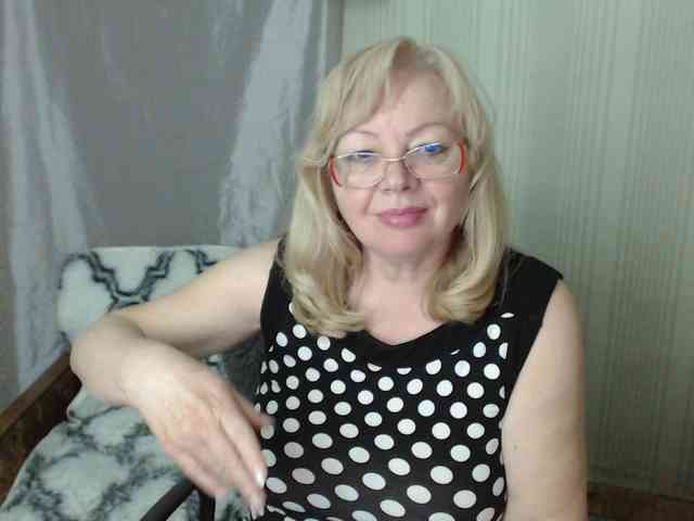 EvelynLoveShy webcam