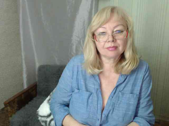 EvelynLoveShy webcam