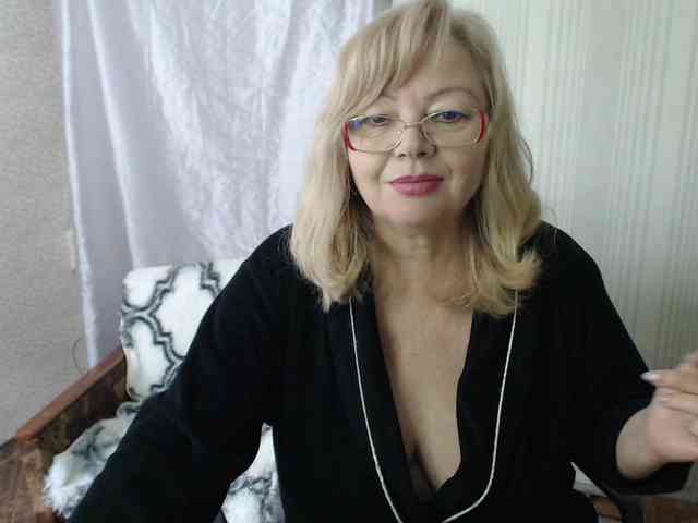 EvelynLoveShy webcam