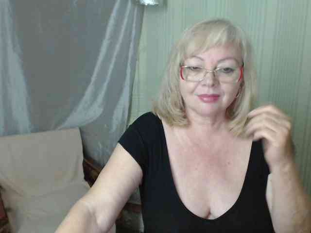 EvelynLoveShy