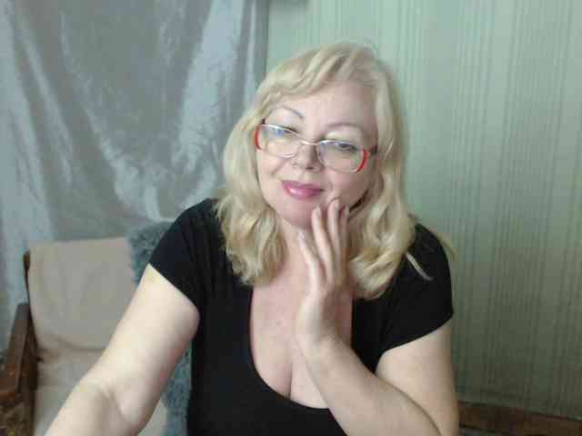 EvelynLoveShy webcam