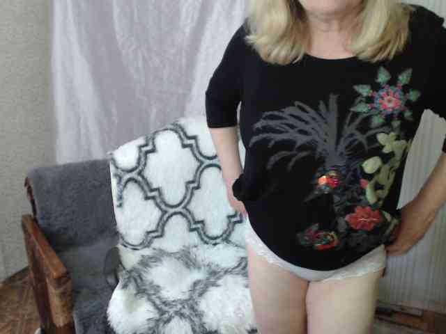 EvelynLoveShy webcam