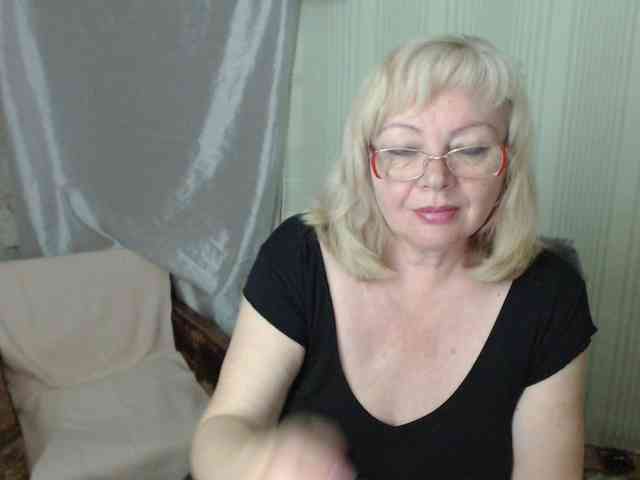 EvelynLoveShy webcam