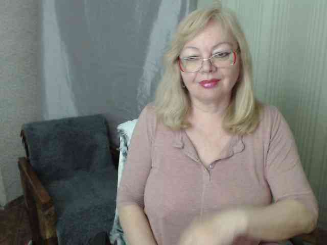 EvelynLoveShy webcam