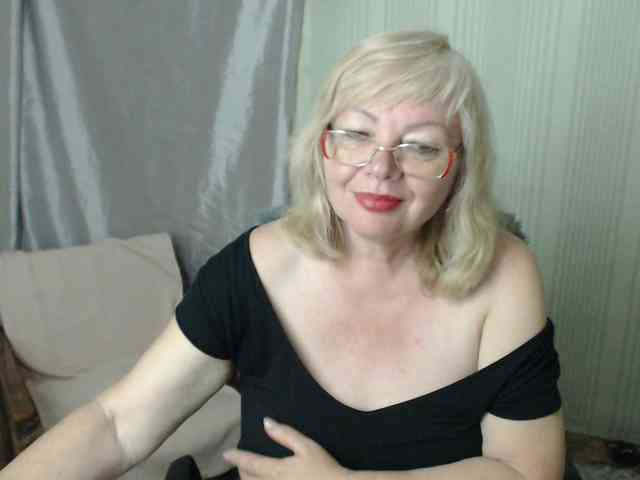 EvelynLoveShy webcam