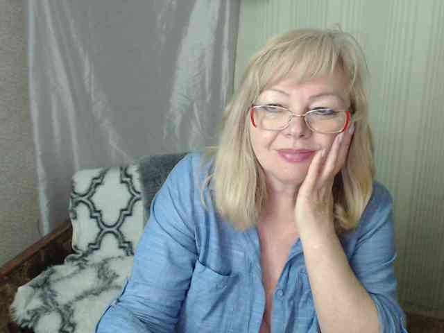 EvelynLoveShy webcam