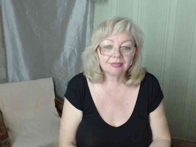 EvelynLoveShy webcam