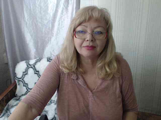 EvelynLoveShy webcam