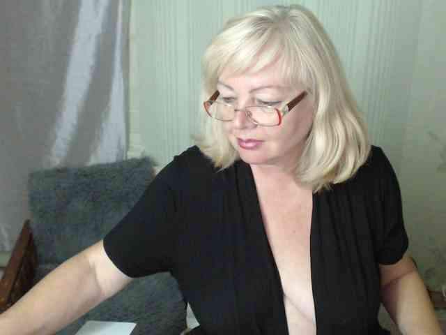 evelynloveshy's live room