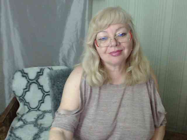 EvelynLoveShy webcam