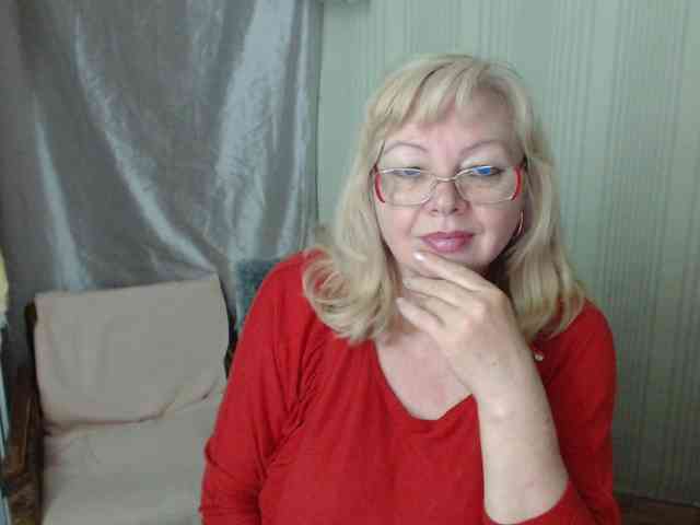EvelynLoveShy webcam
