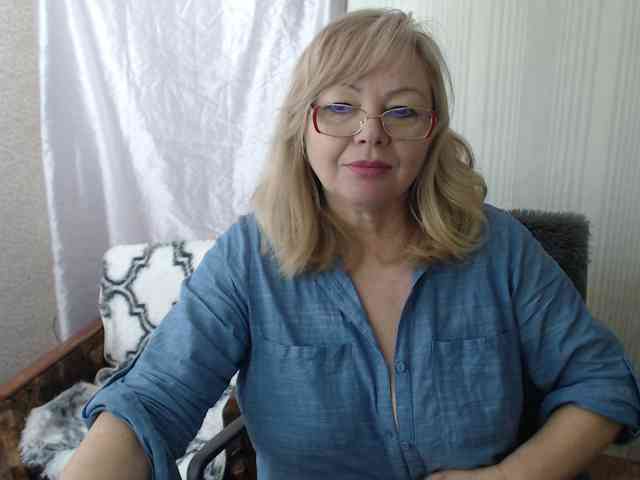 EvelynLoveShy webcam