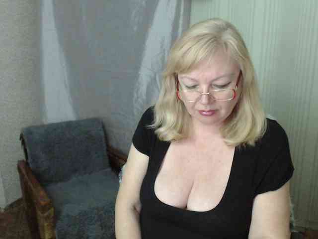 EvelynLoveShy webcam