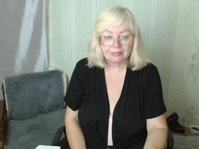 EvelynLoveShy webcam