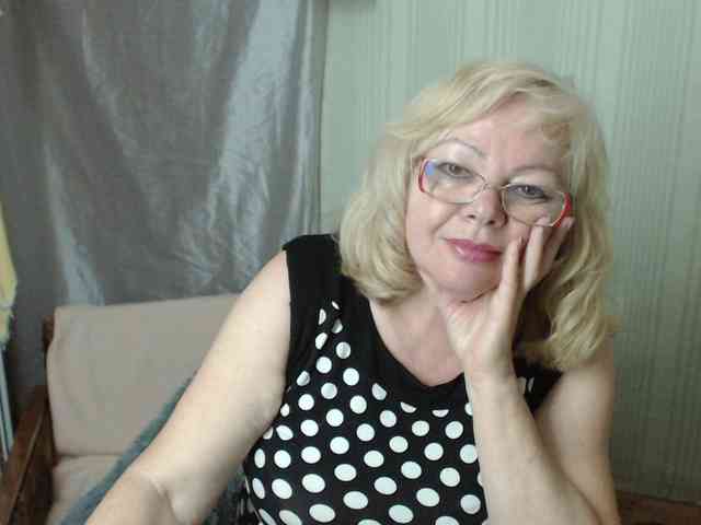 EvelynLoveShy webcam