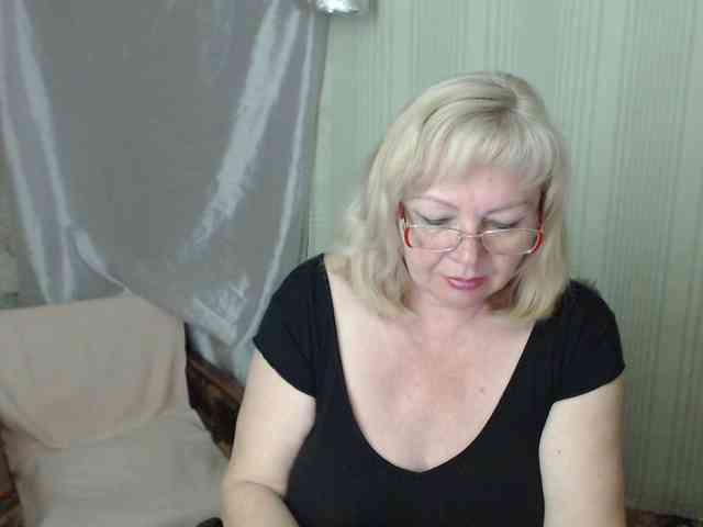 EvelynLoveShy webcam