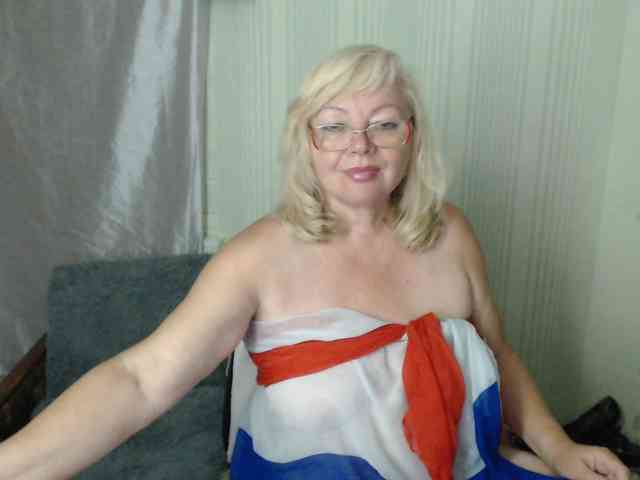 EvelynLoveShy webcam