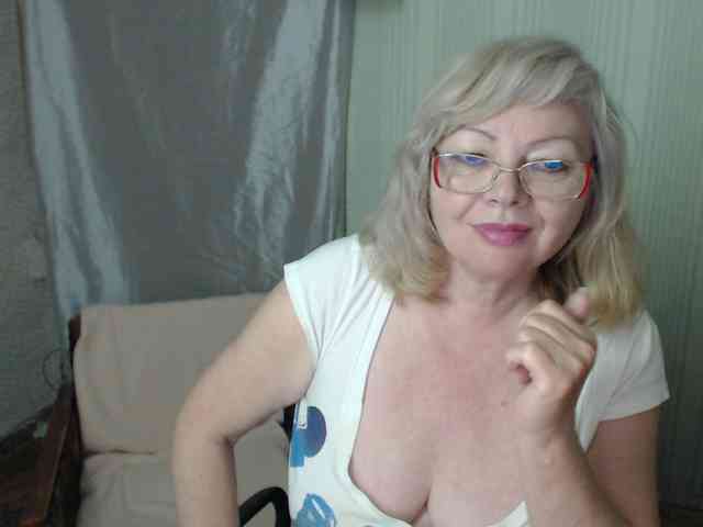 EvelynLoveShy webcam