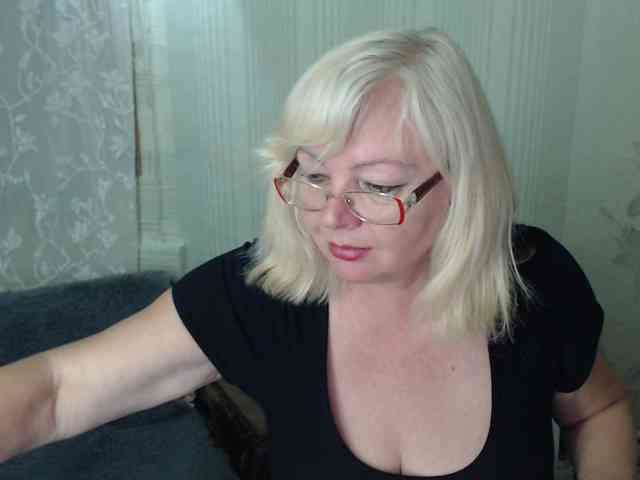 EvelynLoveShy webcam