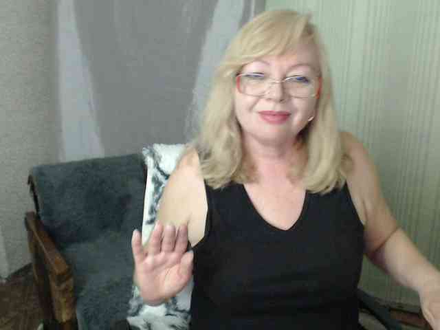 EvelynLoveShy webcam