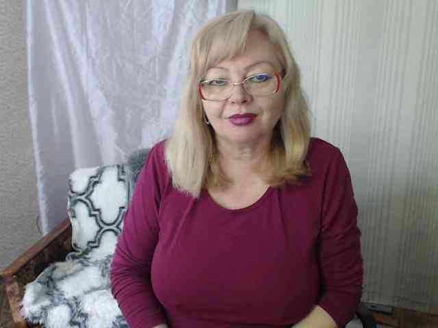 EvelynLoveShy webcam