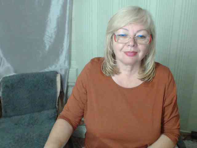 EvelynLoveShy webcam