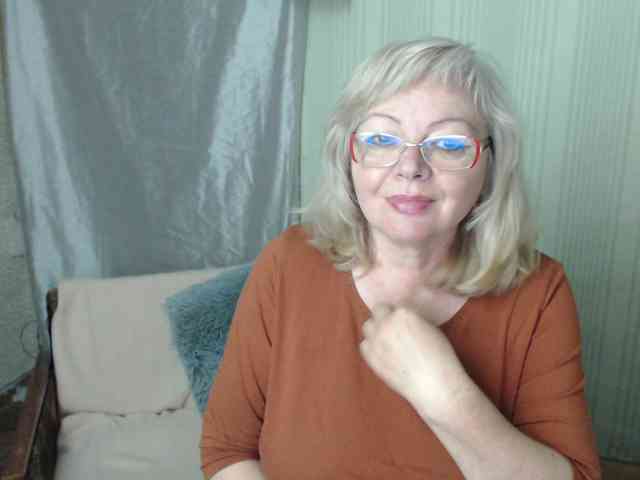 EvelynLoveShy webcam