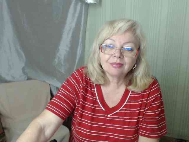 EvelynLoveShy webcam