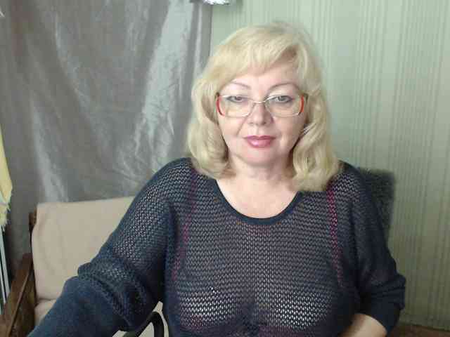 EvelynLoveShy webcam