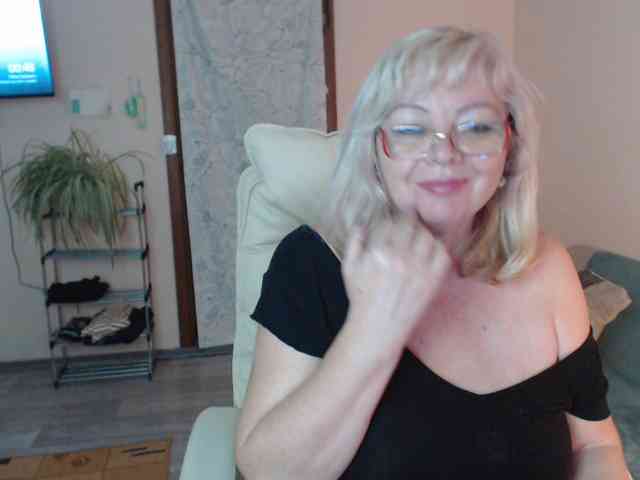 EvelynLoveShy webcam