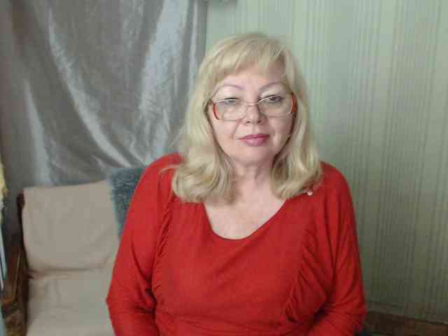 EvelynLoveShy webcam