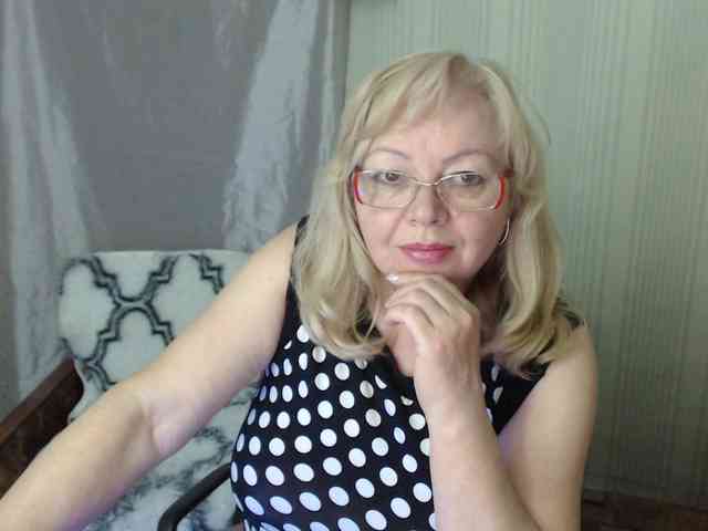 EvelynLoveShy webcam