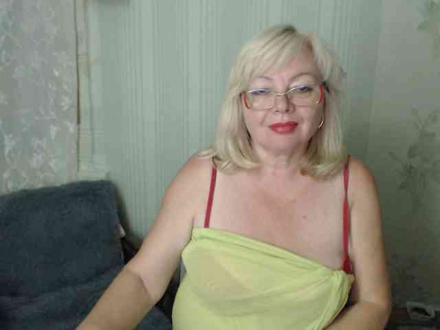 EvelynLoveShy webcam