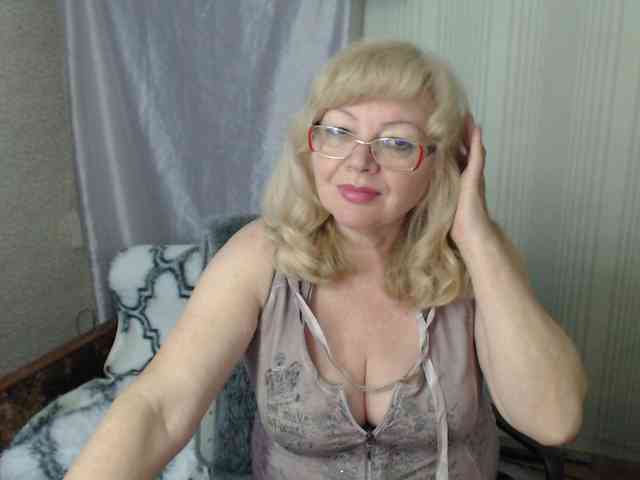 EvelynLoveShy webcam