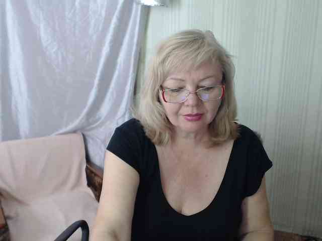 EvelynLoveShy webcam