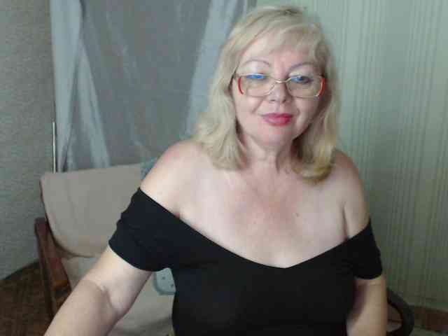 EvelynLoveShy webcam