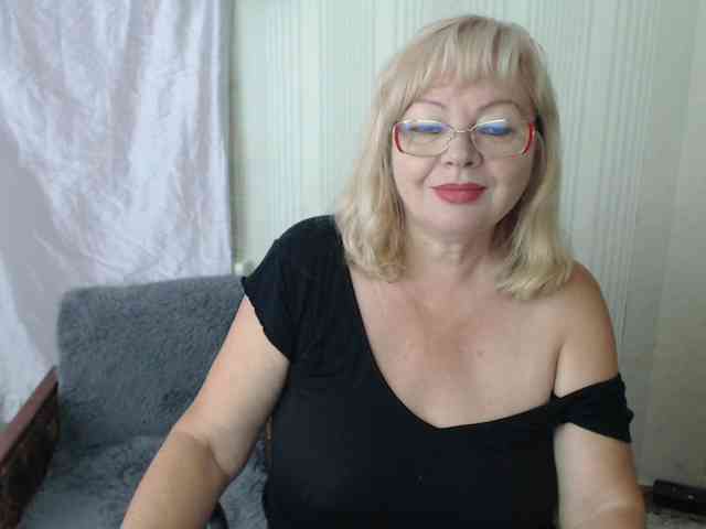 EvelynLoveShy webcam