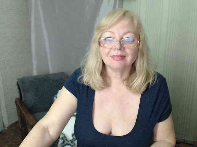 EvelynLoveShy webcam