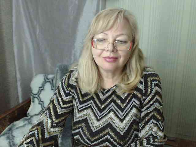 EvelynLoveShy webcam