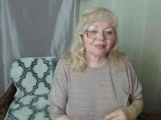 EvelynLoveShy webcam