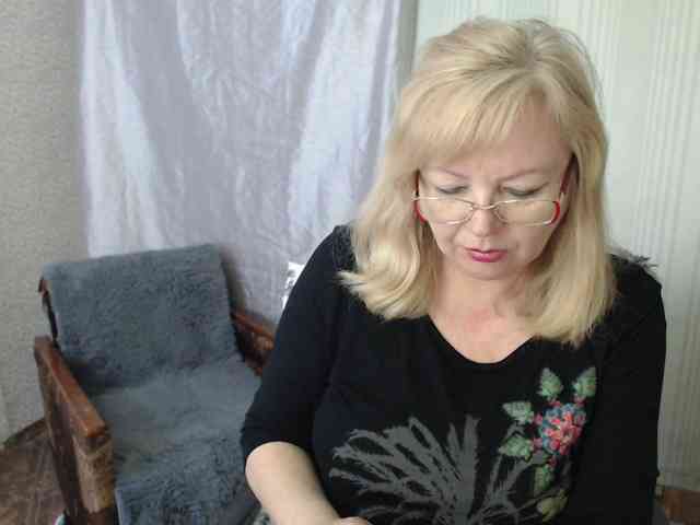 EvelynLoveShy webcam