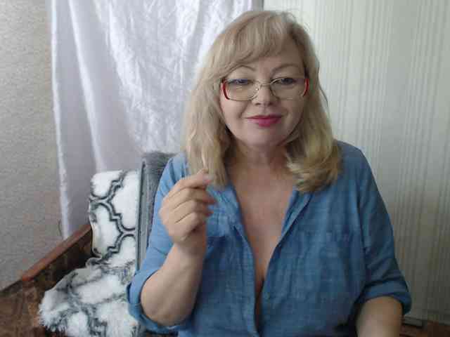 EvelynLoveShy webcam