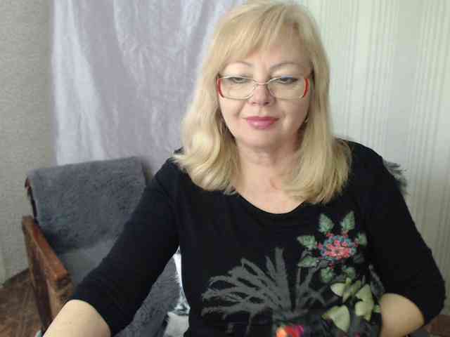 EvelynLoveShy webcam