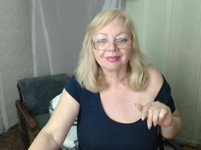 EvelynLoveShy webcam