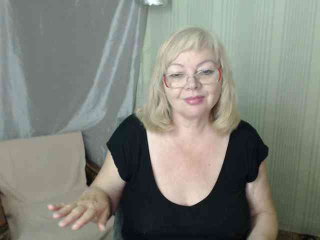 EvelynLoveShy webcam