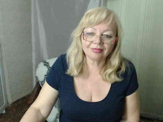 EvelynLoveShy webcam