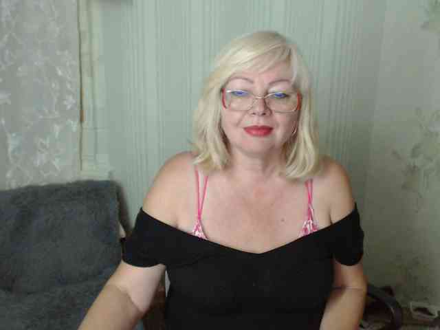 EvelynLoveShy webcam