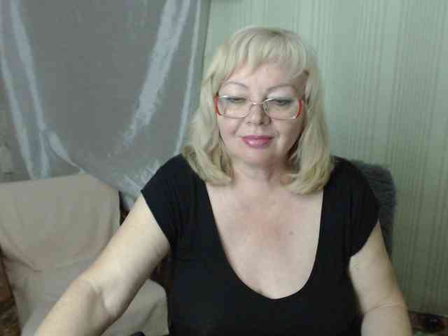 EvelynLoveShy webcam