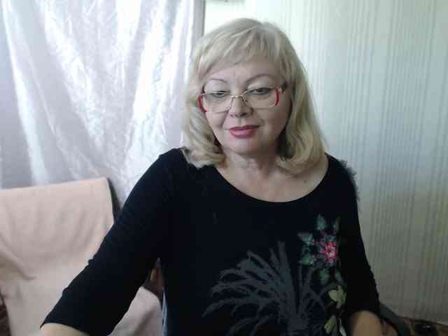 EvelynLoveShy webcam
