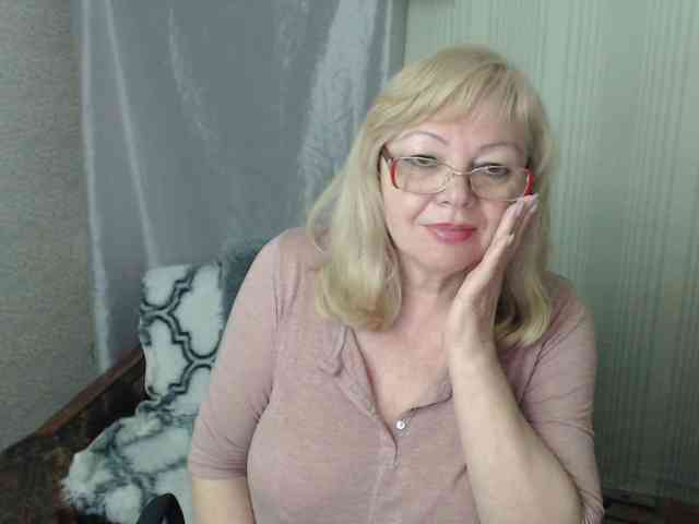 EvelynLoveShy webcam